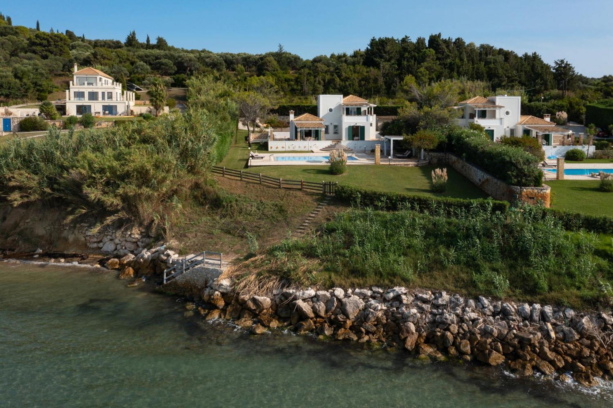 Beachfront Villa Dionysos Sidárion Esterno foto