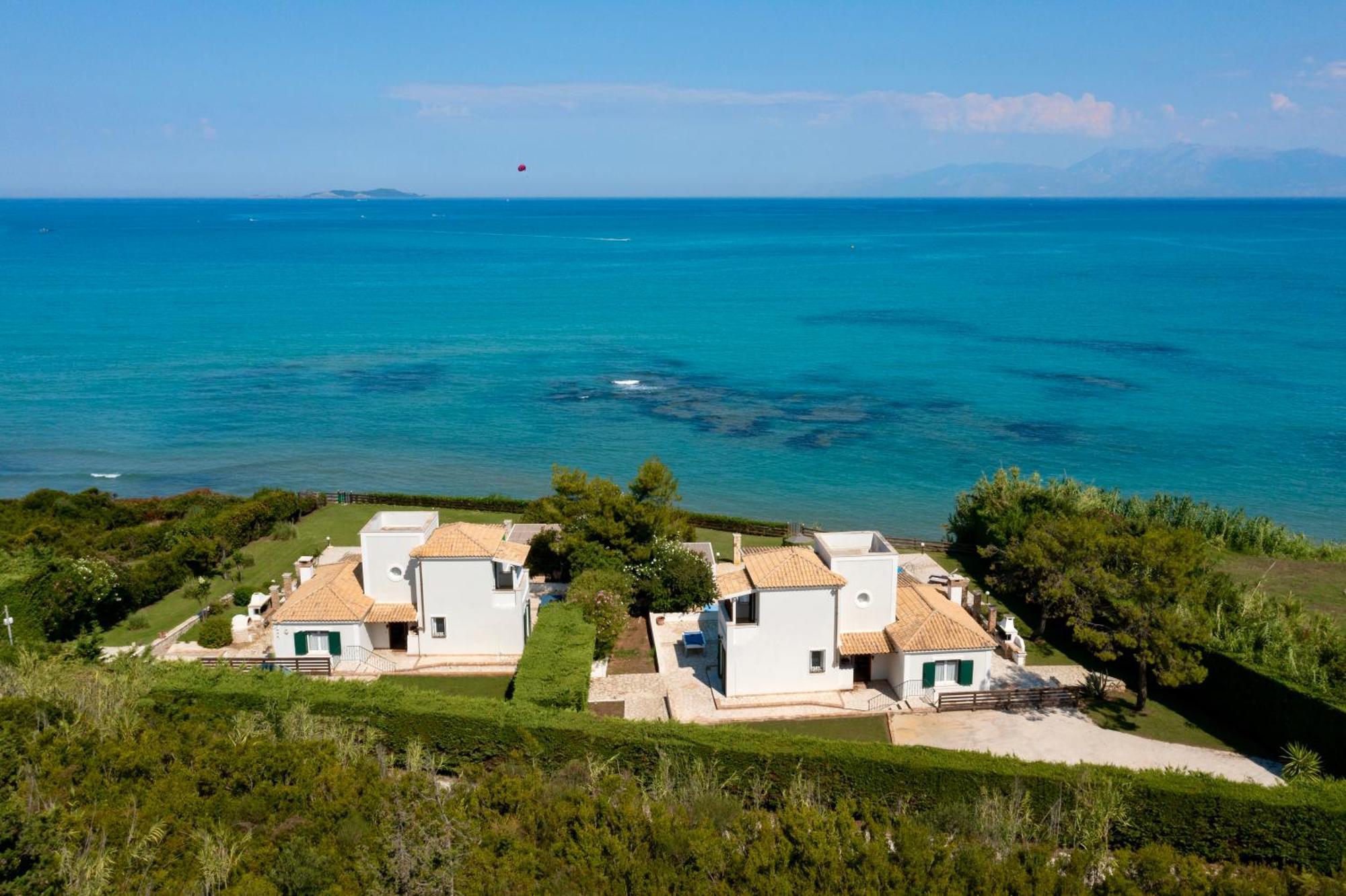 Beachfront Villa Dionysos Sidárion Esterno foto